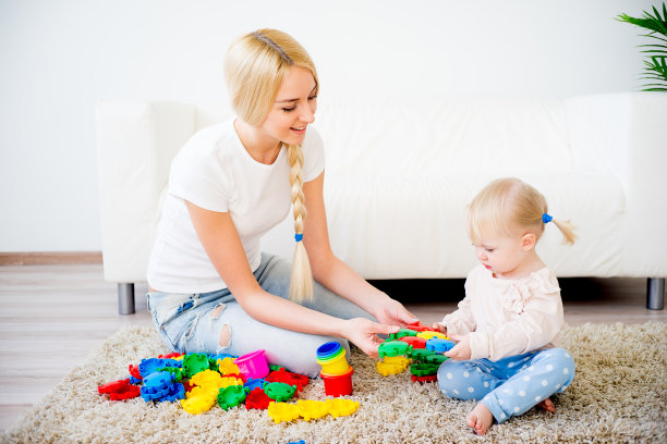 玩玩具照片素材ID：157220260