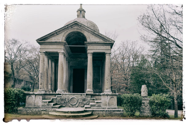 在Bomarzo有永恒神殿的老式卡片图片下载