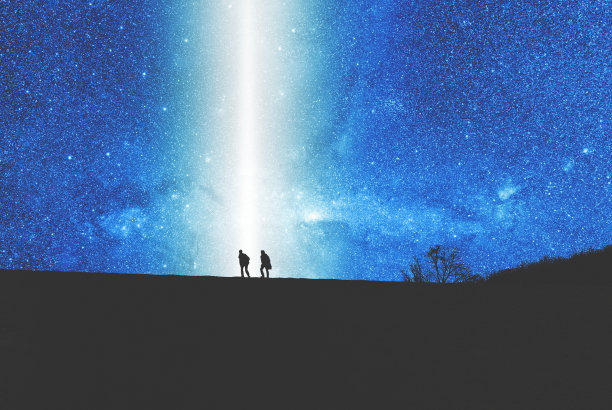 山上看星星时人们的剪影图片下载