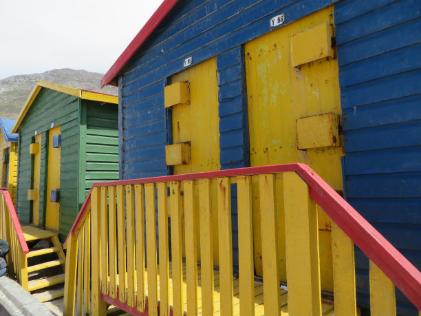 五彩缤纷的Muizenberg南非海滩小屋图片下载