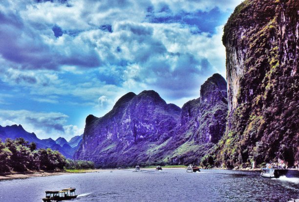 漓江游船，船队在风光图片下载