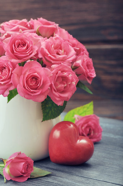 粉红色的玫瑰，铁石心肠图片下载