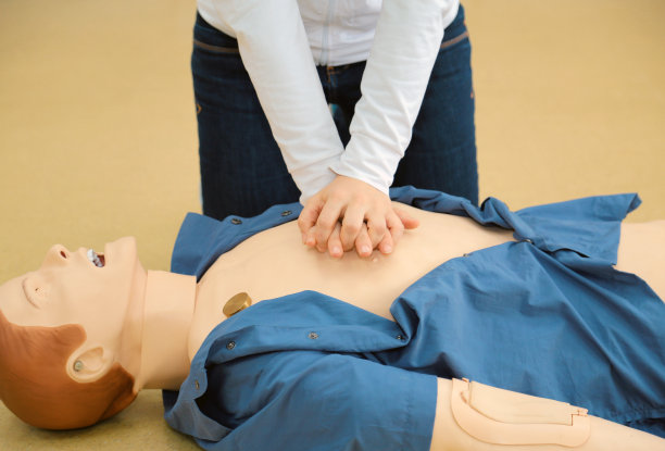急救心肺复苏图片下载