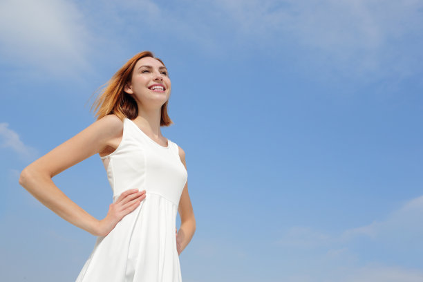 自由与无忧无虑的女人图片下载