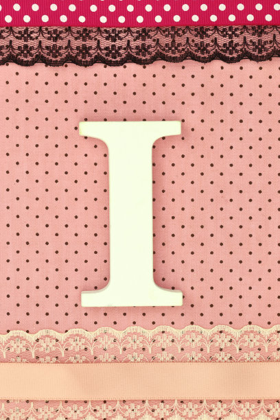 木字母I上的圆点背景图片下载