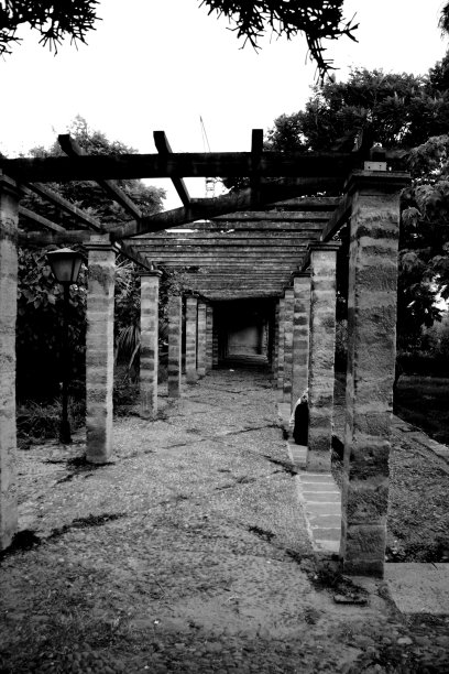 位于拉巴特的乌达亚斯卡斯巴的安达卢西亚花园图片下载