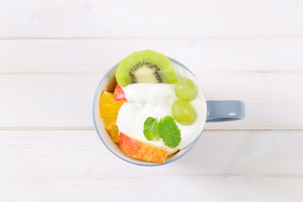水果沙拉配白酸奶图片下载
