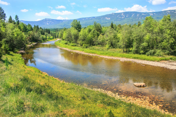河山木头天空图片下载