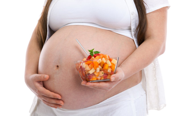 孕妇吃水果沙拉图片下载