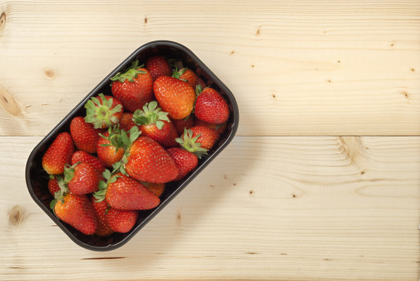 塑料筐草莓图片下载