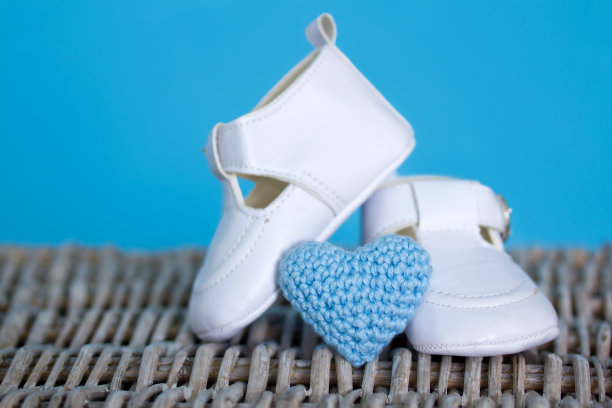 白色婴儿鞋图片下载