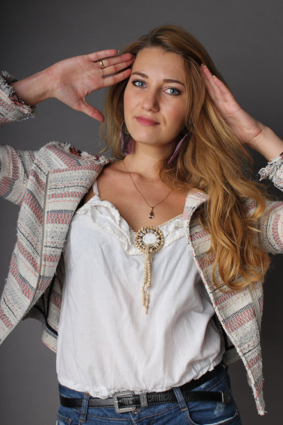 26岁美丽女孩的肖像图片下载