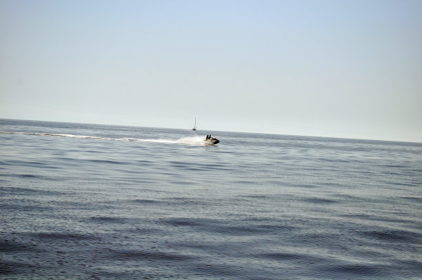 水上摩托艇运动图片下载