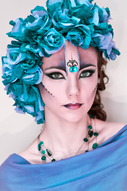 时尚，迷人的模特，女孩与专业，创意的化妆。图片下载