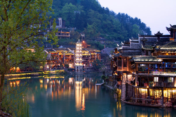 傍晚在凤凰镇图片下载