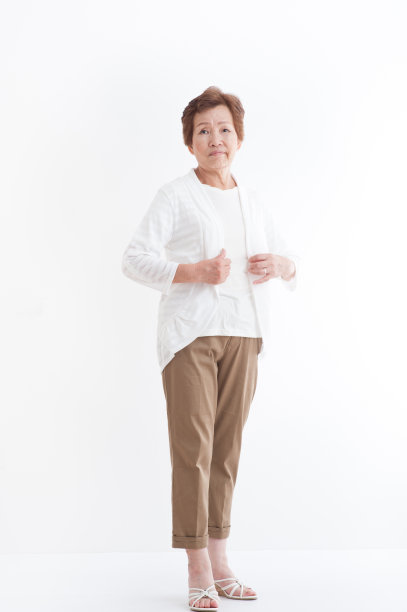 年长的日本女性图片下载