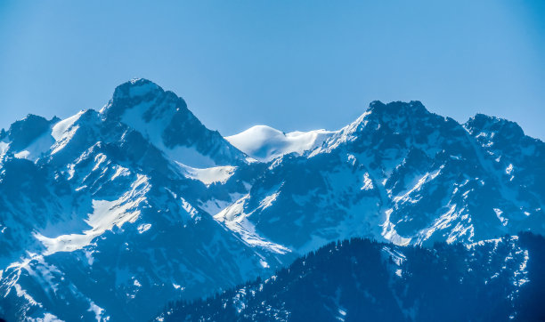 山在阿拉木图图片下载