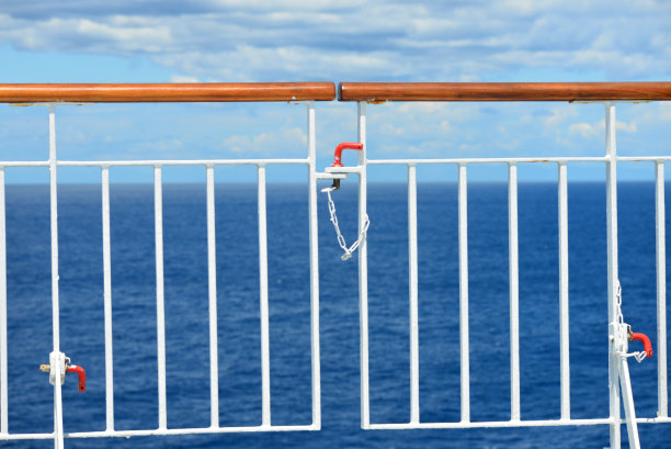 船外的海边图片下载