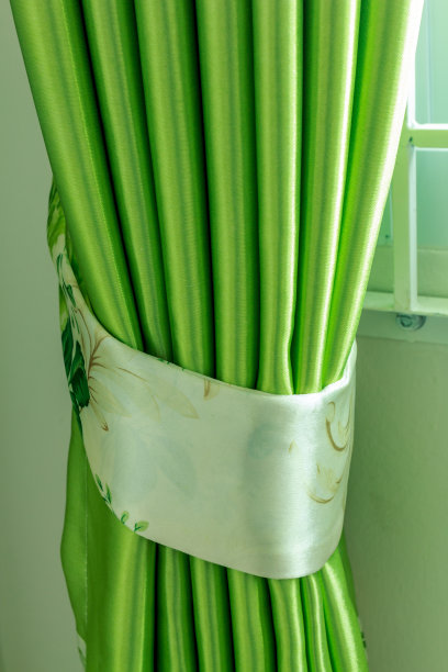 百叶窗内绿色图片下载