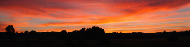 田野上的日落全景-阿塔德塞全景图片下载
