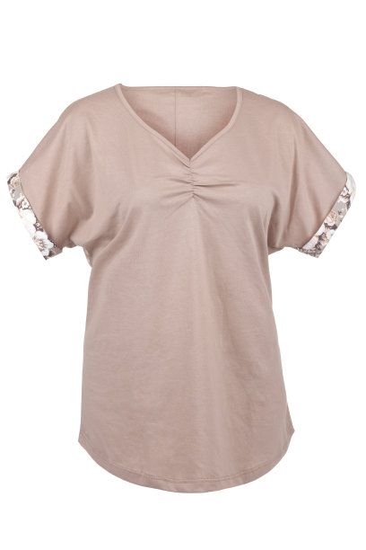 袖子上有印花的t恤图片下载