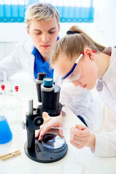 实验室里的科学家素材图片