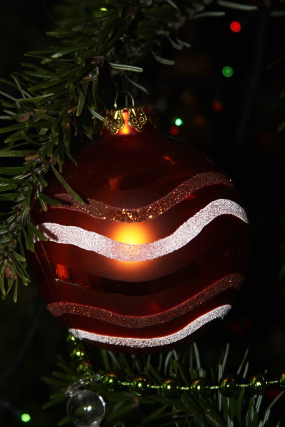 圣诞球和珠子人造圣诞树，图片下载