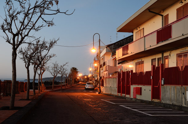 意大利小镇Acireale的日出图片下载