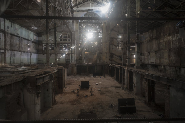 破旧的工厂车间图片下载