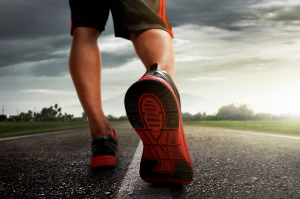 奔跑的人图片下载