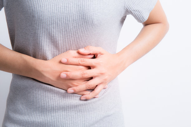 亚洲妇女胃痛图片下载