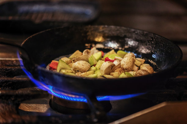 厨师在餐厅图片下载