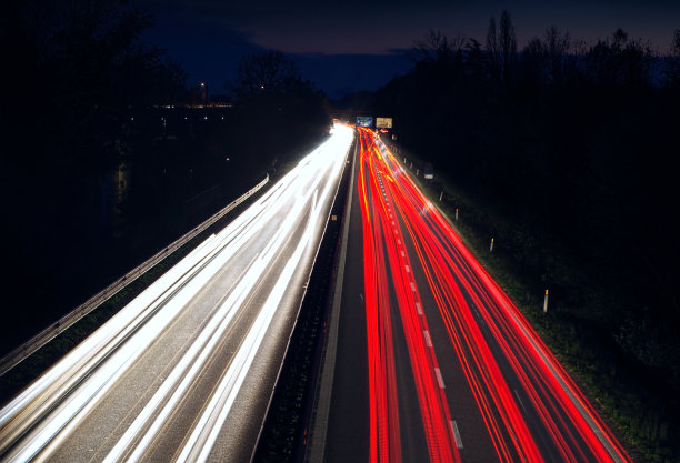 晚上交通图片下载