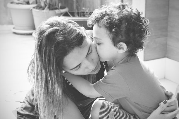 妈妈和儿子素材图片