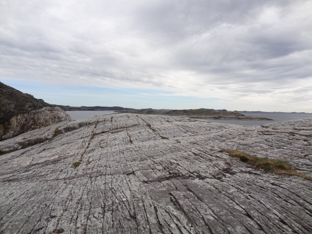 挪威hundssvin和Bruvoll附近的石质景观图片下载