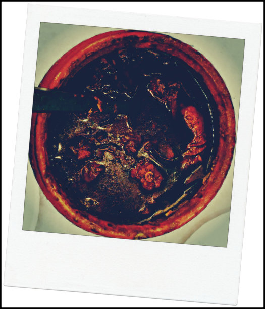 脏锅里的羊肉图片下载