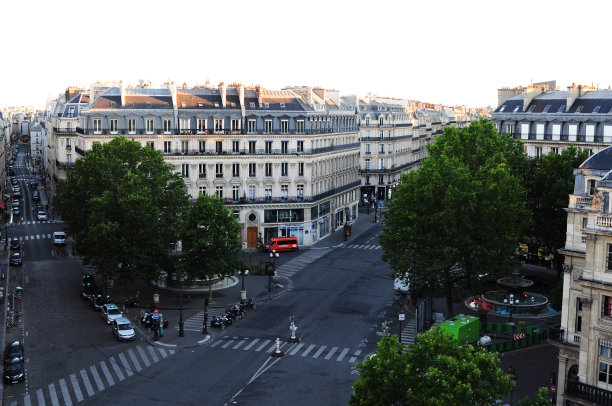 十字路口在巴黎图片下载