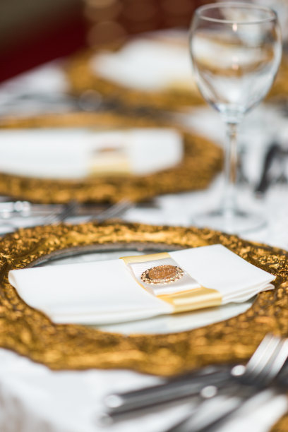 金色的餐具图片下载