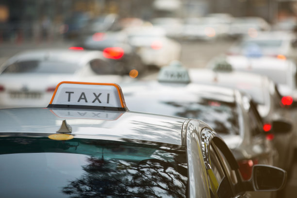 出租车停在路边图片下载