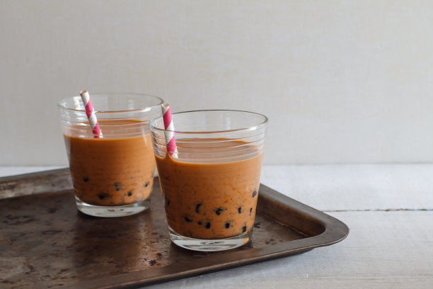 泡沫奶茶。素材图片