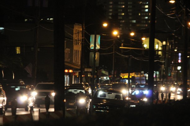 晚上的城市图片下载