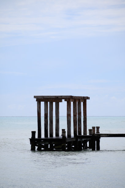 卡门海滩码头图片下载