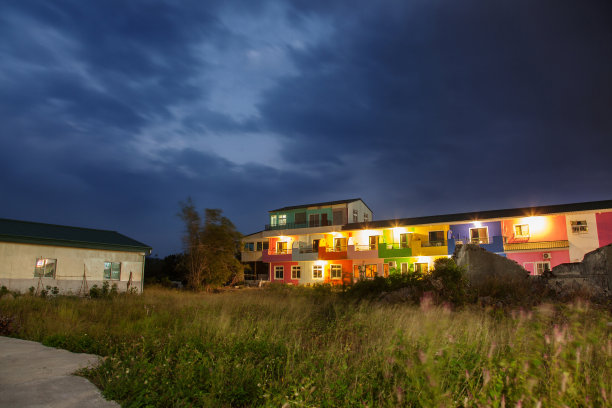 色彩斑斓的公寓图片下载