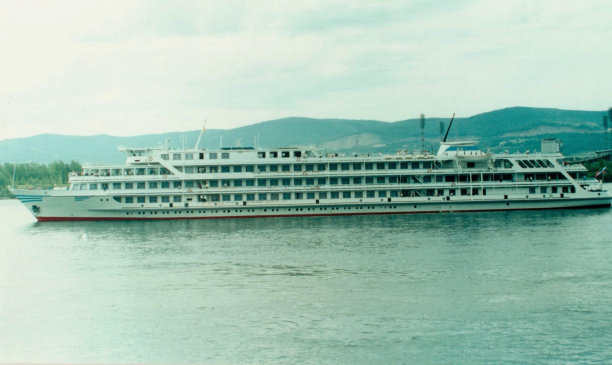 河上游船，复古照片图片下载