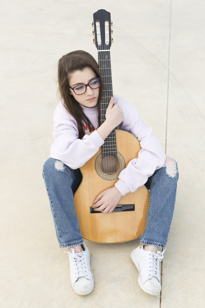 一个15岁少年的肖像图片下载