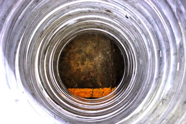 隧道尽头的光图片下载