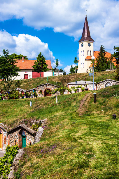 Kobyli村的酒窖图片下载
