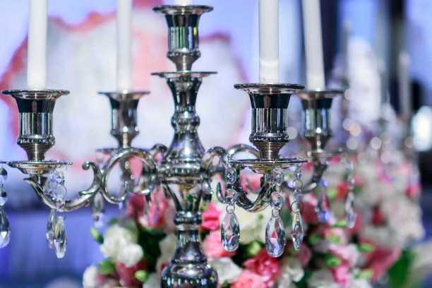 装饰花瓶蜡烛。图片下载