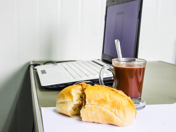 面包和一杯咖啡图片下载