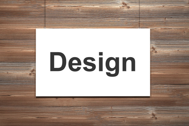 白色帆布挂在天然木墙上设计图片下载